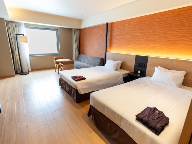 インフィニティ温泉と約 150 種類の贅沢ブッフェを堪能「函館湯の川温泉 海と灯」