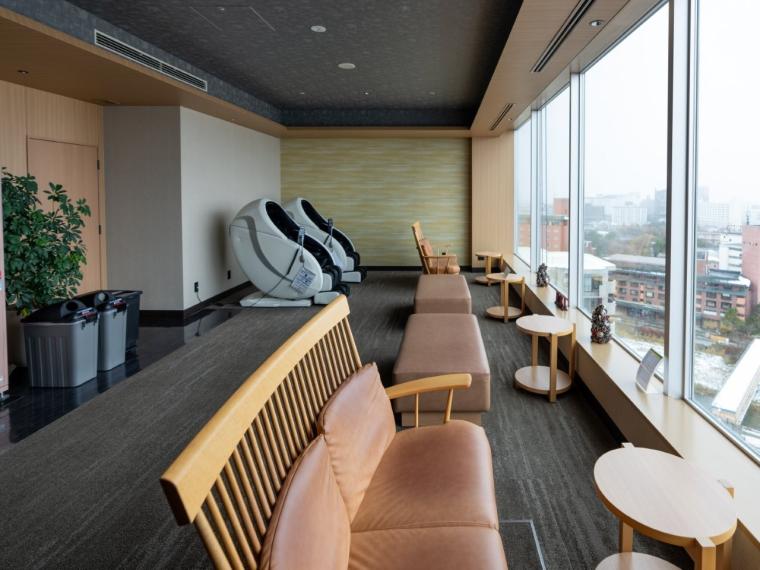 インフィニティ温泉と約 150 種類の贅沢ブッフェを堪能「函館湯の川温泉 海と灯」