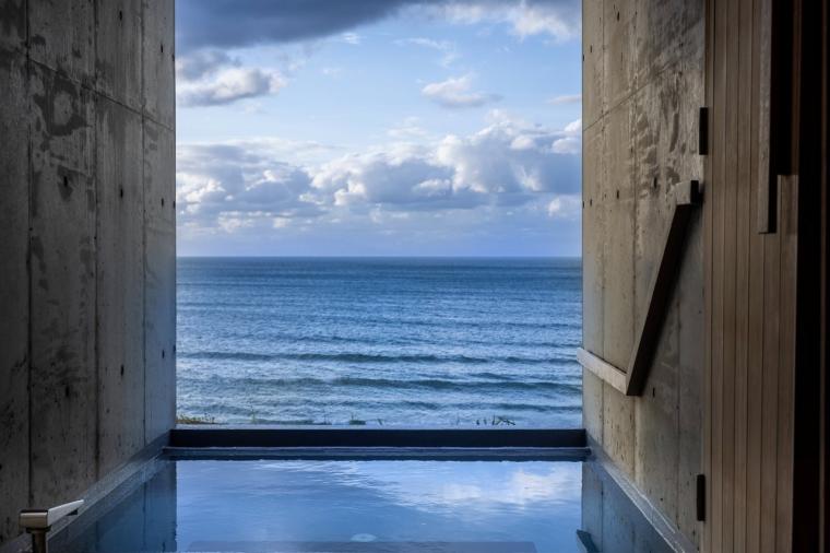 出雲の絶景に癒やされる時間。海を望む断崖の中の「IZUMO HOTEL THE CLIFF」で非日常ステイ