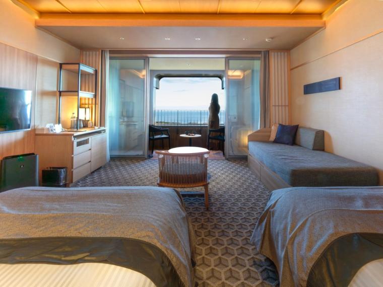 【静岡県】水盤テラスの絶景と温泉露天風呂付客室に癒やされる「亀の井ホテル 伊豆高原」 