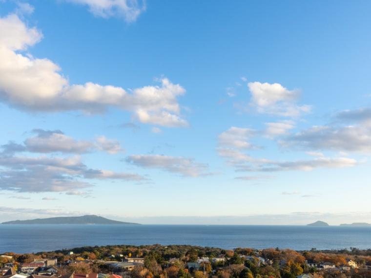 【静岡県】水盤テラスの絶景と温泉露天風呂付客室に癒やされる「亀の井ホテル 伊豆高原」 