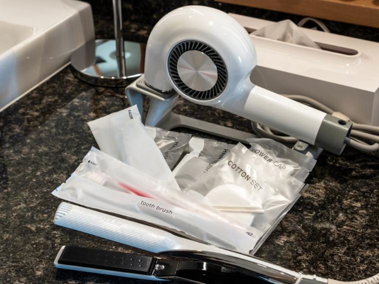 【静岡県】水盤テラスの絶景と温泉露天風呂付客室に癒やされる「亀の井ホテル 伊豆高原」 