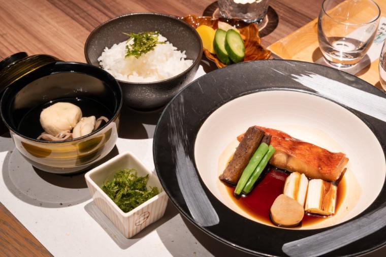 【静岡県】水盤テラスの絶景と温泉露天風呂付客室に癒やされる「亀の井ホテル 伊豆高原」 