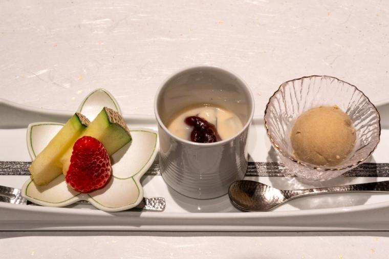 【静岡県】水盤テラスの絶景と温泉露天風呂付客室に癒やされる「亀の井ホテル 伊豆高原」 