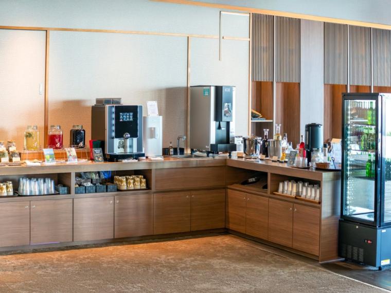 【静岡県】水盤テラスの絶景と温泉露天風呂付客室に癒やされる「亀の井ホテル 伊豆高原」 