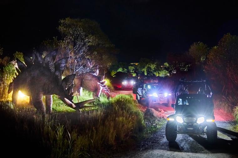 ジャングリア沖縄「ダイナソー サファリ」夜