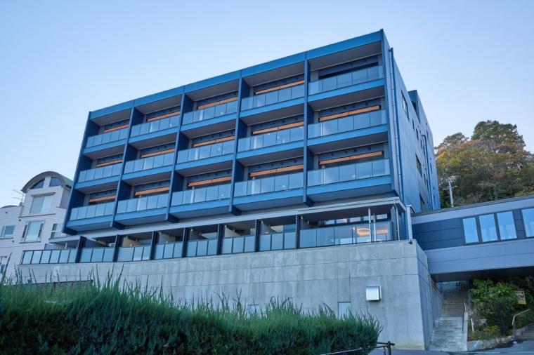 伊豆の海も夕焼けも温泉で満喫！14もの貸切風呂と豪華舟盛りが楽しめる「ニューとみよし」