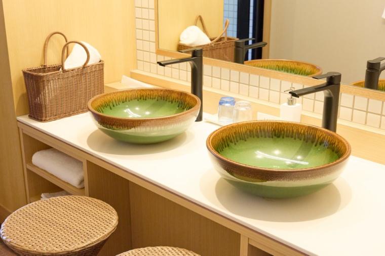 伊豆の海も夕焼けも温泉で満喫！14もの貸切風呂と豪華舟盛りが楽しめる「ニューとみよし」