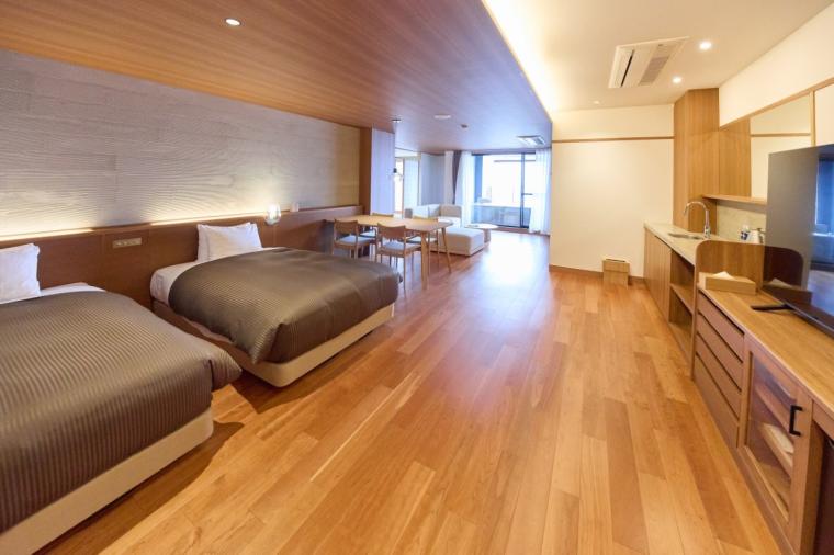 伊豆の海も夕焼けも温泉で満喫！14もの貸切風呂と豪華舟盛りが楽しめる「ニューとみよし」