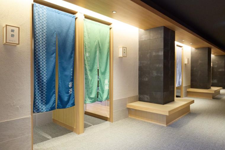 伊豆の海も夕焼けも温泉で満喫！14もの貸切風呂と豪華舟盛りが楽しめる「ニューとみよし」