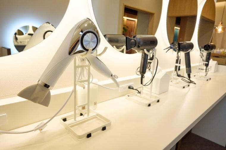 伊豆の海も夕焼けも温泉で満喫！14もの貸切風呂と豪華舟盛りが楽しめる「ニューとみよし」