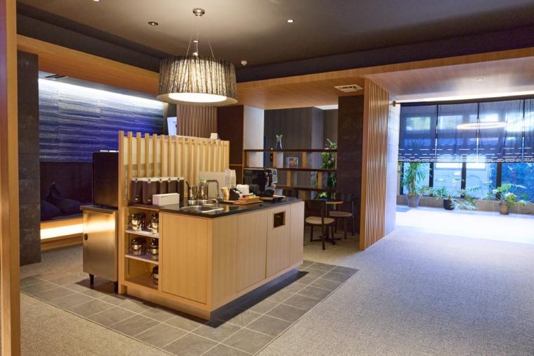 伊豆の海も夕焼けも温泉で満喫！14もの貸切風呂と豪華舟盛りが楽しめる「ニューとみよし」