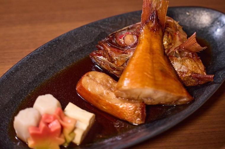 伊豆の海も夕焼けも温泉で満喫！14もの貸切風呂と豪華舟盛りが楽しめる「ニューとみよし」