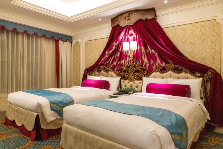 特別な 1 日を。クリスマスだけの光と魔法に包まれた「ディズニーホテル」へ