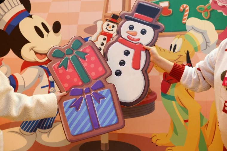 特別な 1 日を。クリスマスだけの光と魔法に包まれた「ディズニーホテル」へ