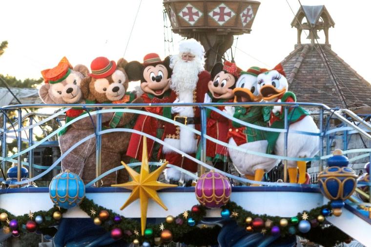 美しいツリーや歌声に感動。心に光が灯る、東京ディズニーシーのクリスマス