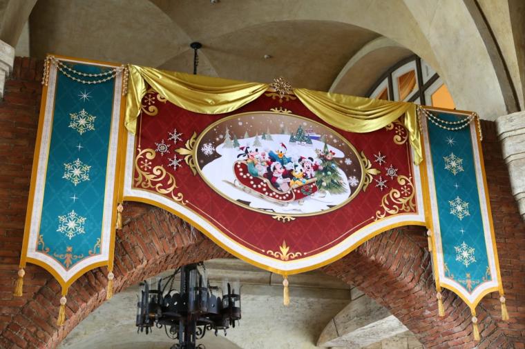 美しいツリーや歌声に感動。心に光が灯る、東京ディズニーシーのクリスマス