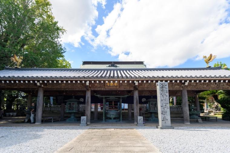 六番札所 温泉山 瑠璃光院 安楽寺（おんせんざん るりこういん あんらくじ）