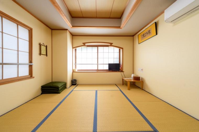 六番札所 温泉山 瑠璃光院 安楽寺（おんせんざん るりこういん あんらくじ）