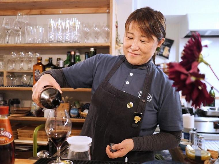 味の秘訣は衣にビール！？絶品フィッシュ＆チップスが楽しめるカウンターのお店【札幌・北18条駅新店】