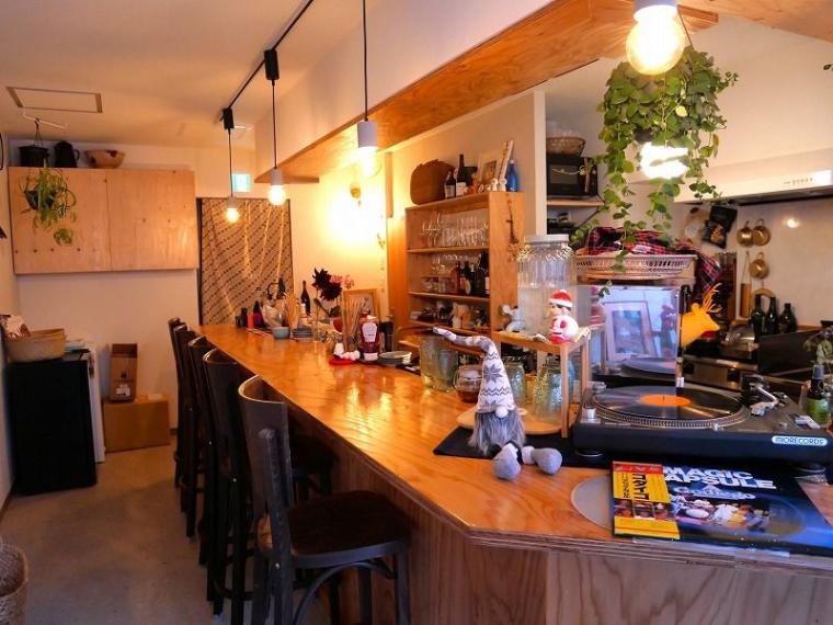 味の秘訣は衣にビール！？絶品フィッシュ＆チップスが楽しめるカウンターのお店【札幌・北18条駅新店】