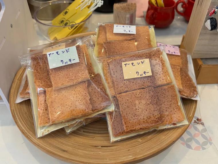 高岡まちなかでワンコイン朝ごはん【MANALANI Cafe】富山米おにぎり2個・味噌汁・ひとくち惣菜2品が500円