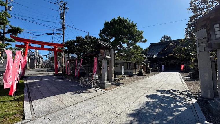 高岡まちなかでワンコイン朝ごはん【MANALANI Cafe】富山米おにぎり2個・味噌汁・ひとくち惣菜2品が500円