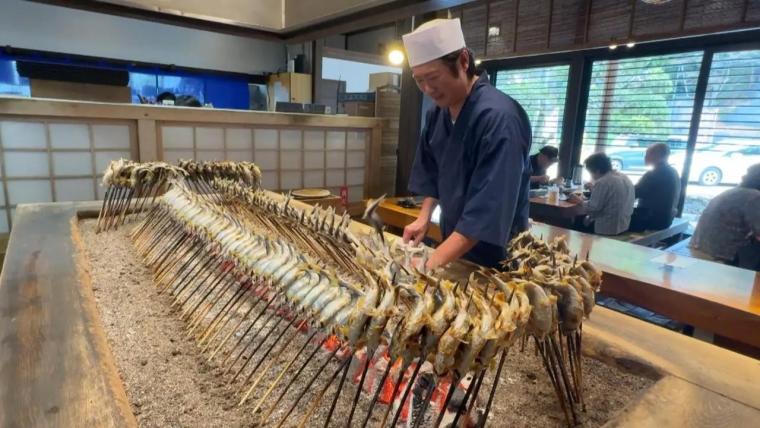 小ぶりで骨までやわらか！清流のめぐみ 庄川鮎を堪能【鮎料理専門店鮎や】