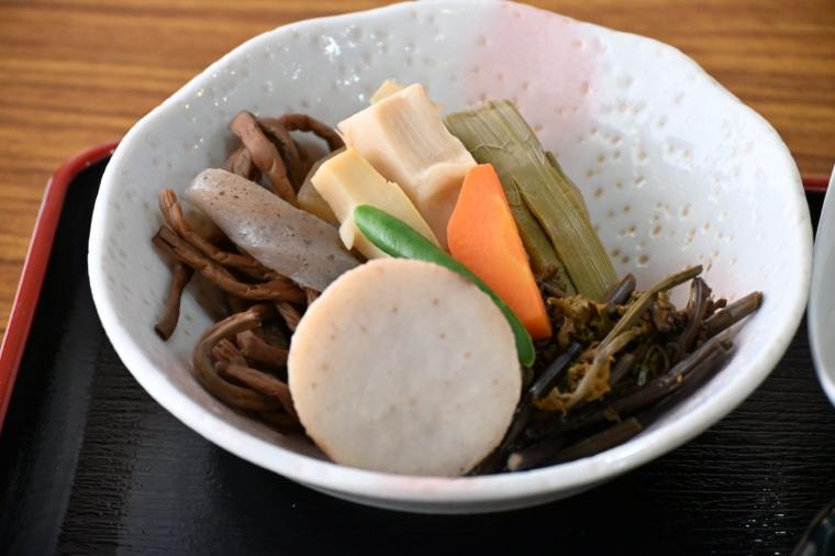 茅葺き屋根の古民家で梼原の味をまるごと堪能「農家レストラン くさぶき」