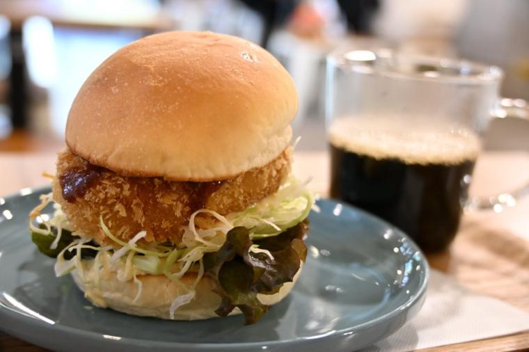 【高知】名物！紫黒うどんは必食！「直販所 山と川」