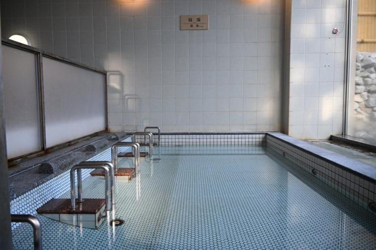 仁淀川を望む天然温泉×サンゴライト化粧水風呂も「亀の井ホテル 高知」