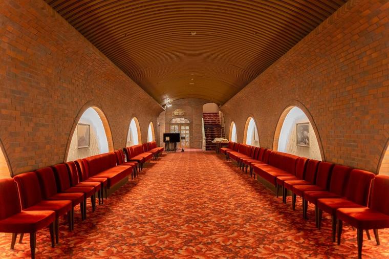 昭和レトロ、温泉、海を大満喫！ホテルニューアカオのオーシャン・ウイングで船旅気分