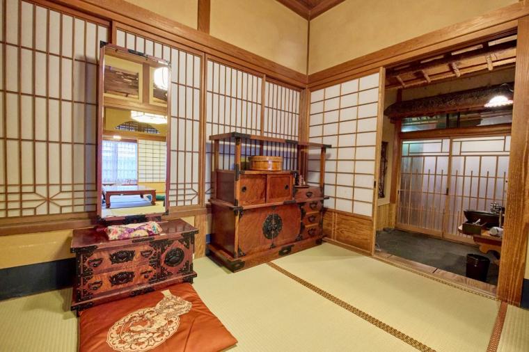 歴史の宿 金具屋