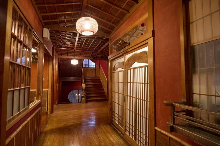 歴史の宿 金具屋