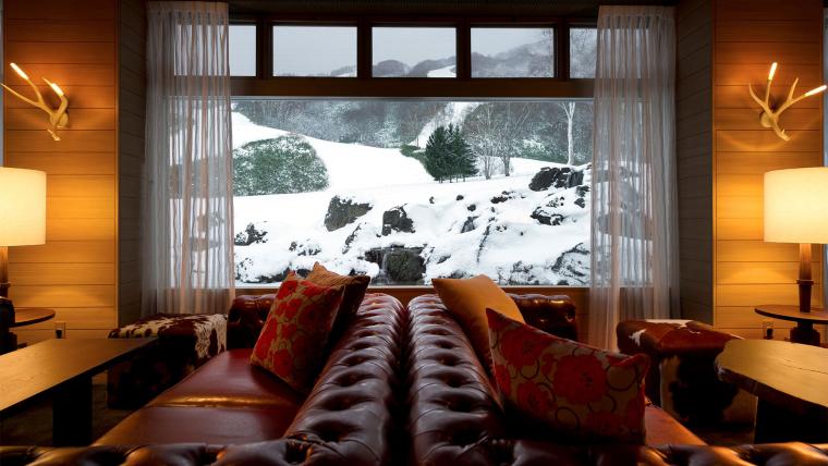 「ザ・グリーンリーフ・ニセコビレッジ タペストリー・コレクションbyヒルトン」ロビー1