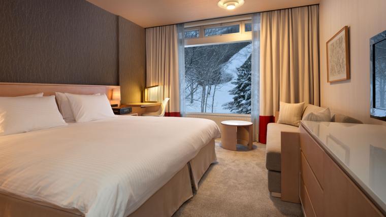 「ザ・グリーンリーフ・ニセコビレッジ タペストリー・コレクションbyヒルトン」キングゲストルーム