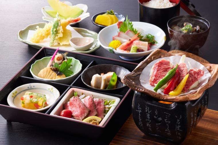 「レイセニット城崎スイートVILLA」夕食イメージ