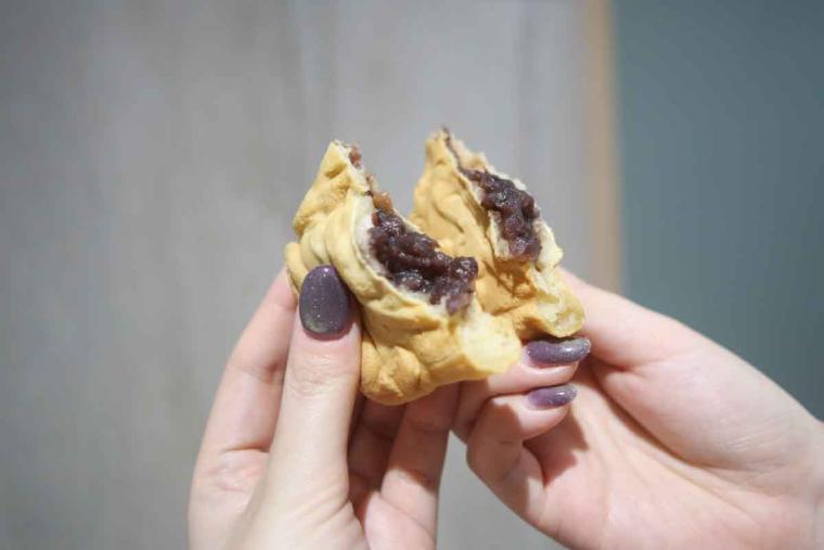 国際通りの食べ歩きグルメの新定番！もちもち生地のシーサー焼きがスイーツ系からおかず系まで揃う「はちよん」（那覇市）