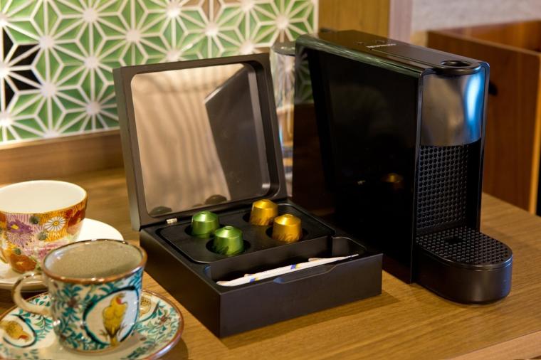 幻想的な厳島神社を一望。老舗宿「錦水館」で、地元の美味と温泉を堪能する大人の贅沢旅