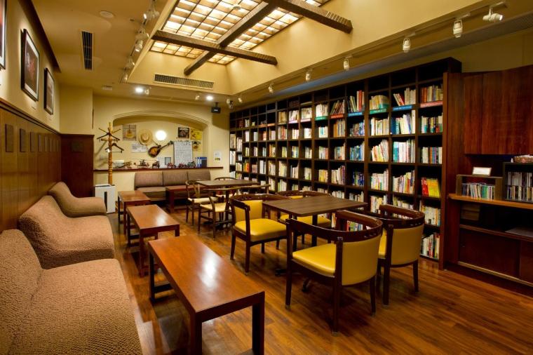 幻想的な厳島神社を一望。老舗宿「錦水館」で、地元の美味と温泉を堪能する大人の贅沢旅