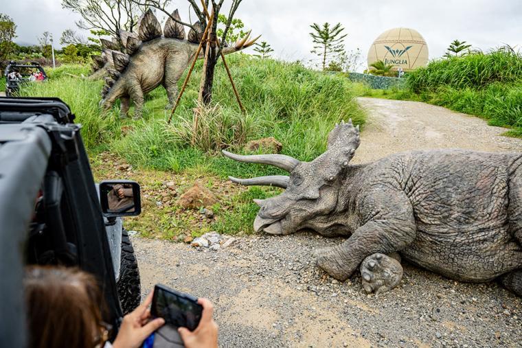 「ジャングリア沖縄」ダイナソー サファリ