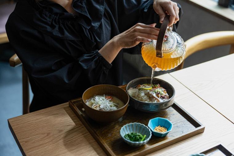 「甚六朝市食堂」出汁茶漬け