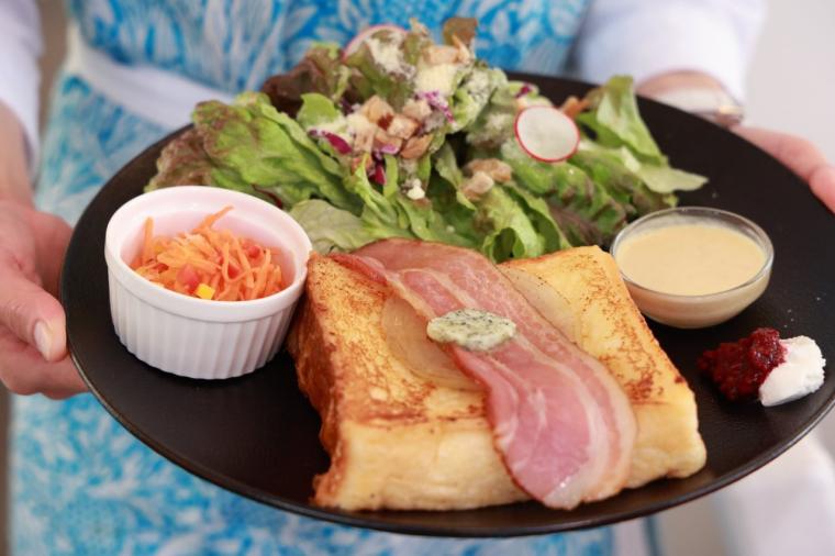 葵ベーカリーカフェ