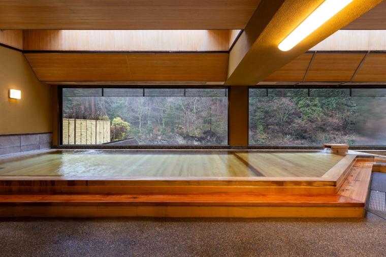 西山温泉 慶雲館