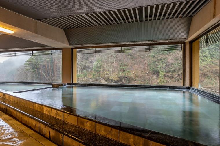 西山温泉 慶雲館