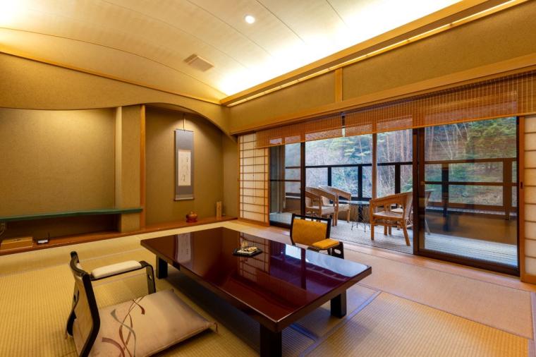 西山温泉 慶雲館