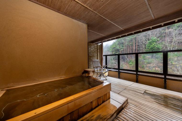 西山温泉 慶雲館