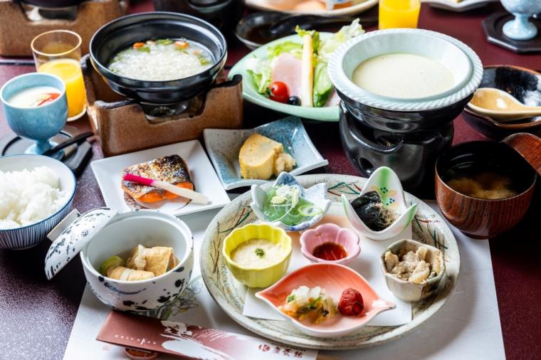 西山温泉 慶雲館