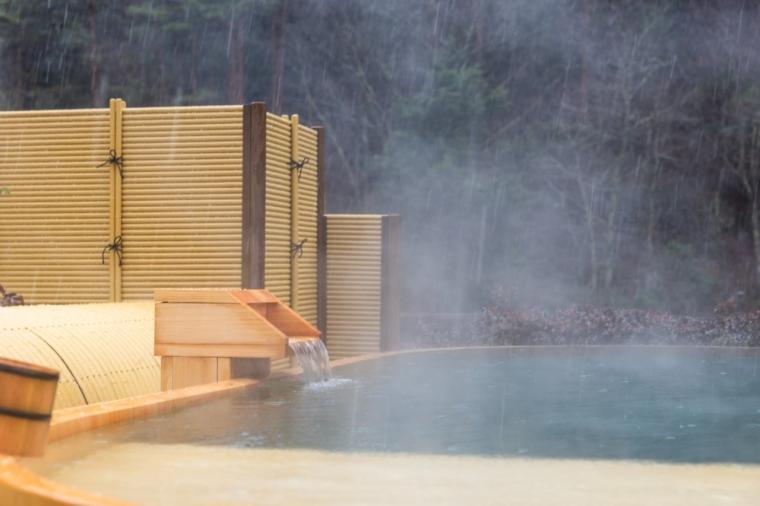 西山温泉 慶雲館