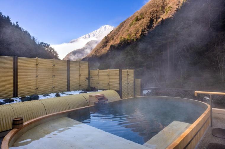 西山温泉 慶雲館